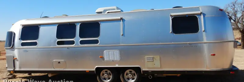 2004 Airstream photo 8