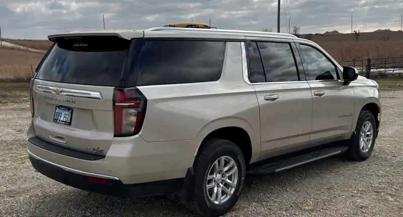 2021 Chevrolet Suburban photo 5