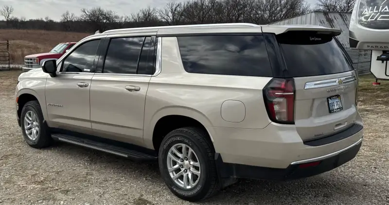 2021 Chevrolet Suburban photo 7