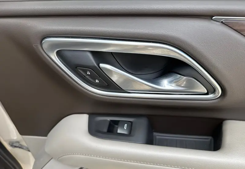 2021 Chevrolet Suburban photo 38