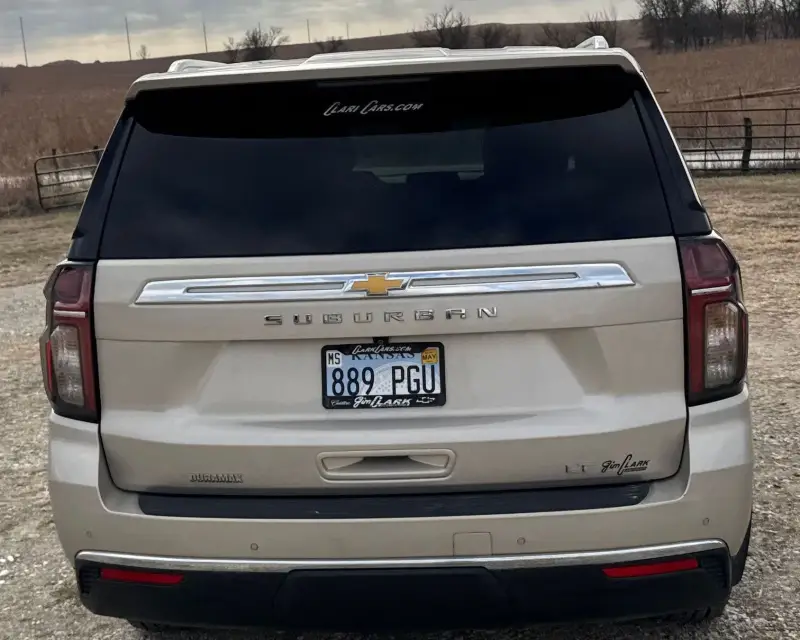 2021 Chevrolet Suburban photo 6