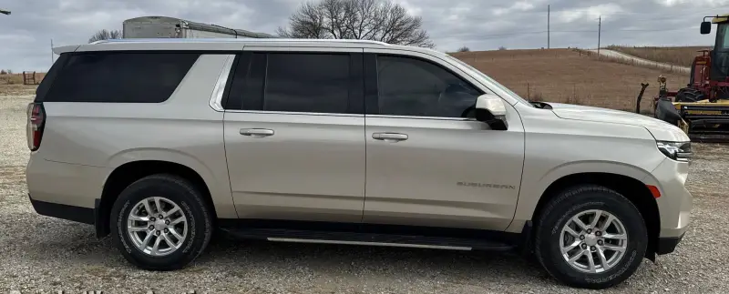 2021 Chevrolet Suburban photo 4