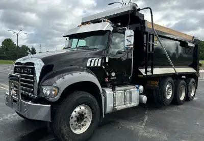 2019 Mack Granite