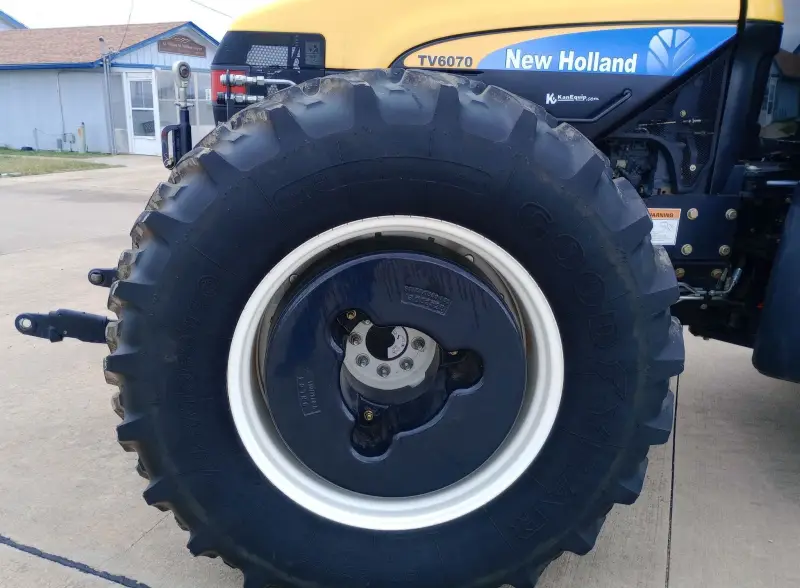 2014 New Holland TV6070 photo 67