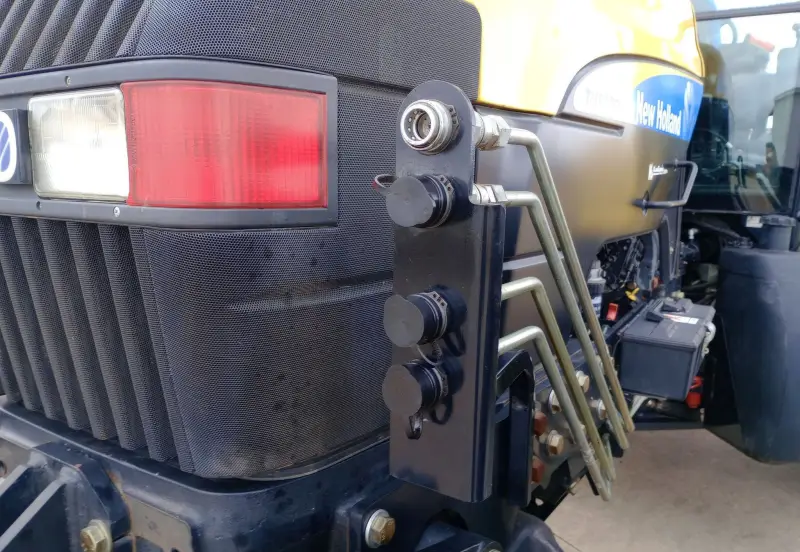 2014 New Holland TV6070 photo 13