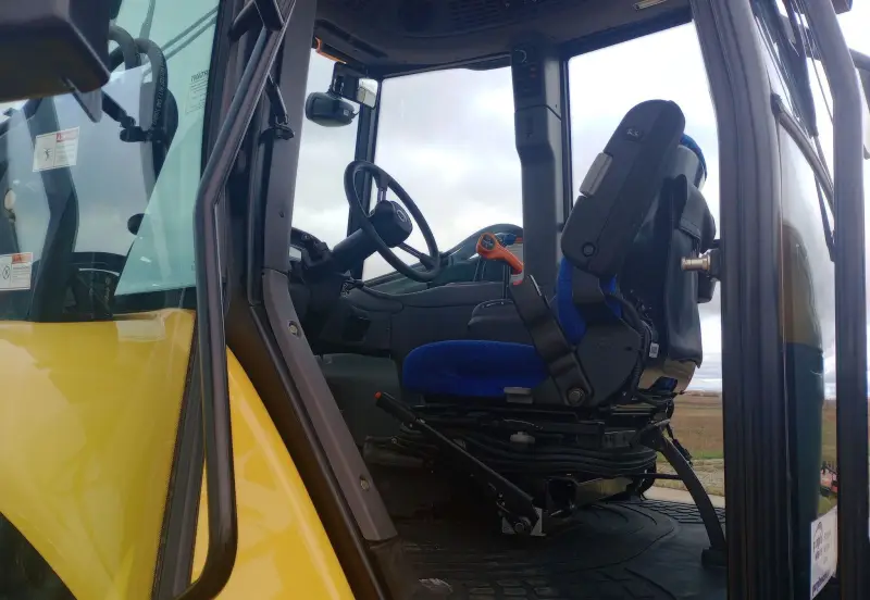 2014 New Holland TV6070 photo 38