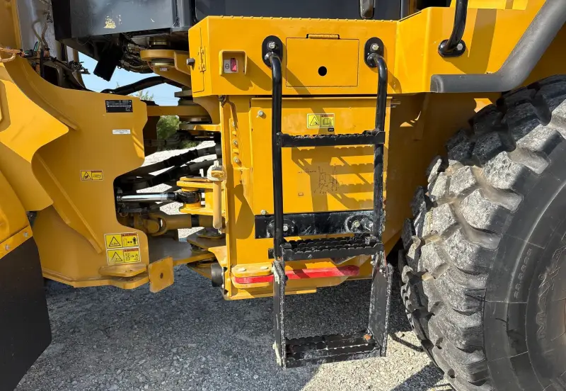 2022 Caterpillar 950GC photo 12