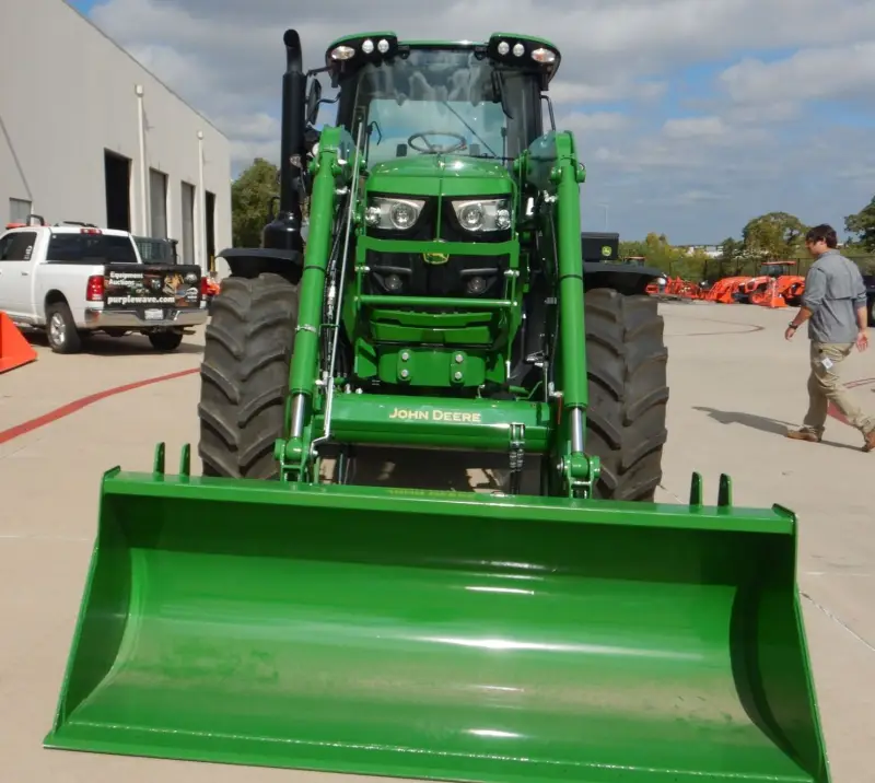 2022 John Deere 6155 photo 2