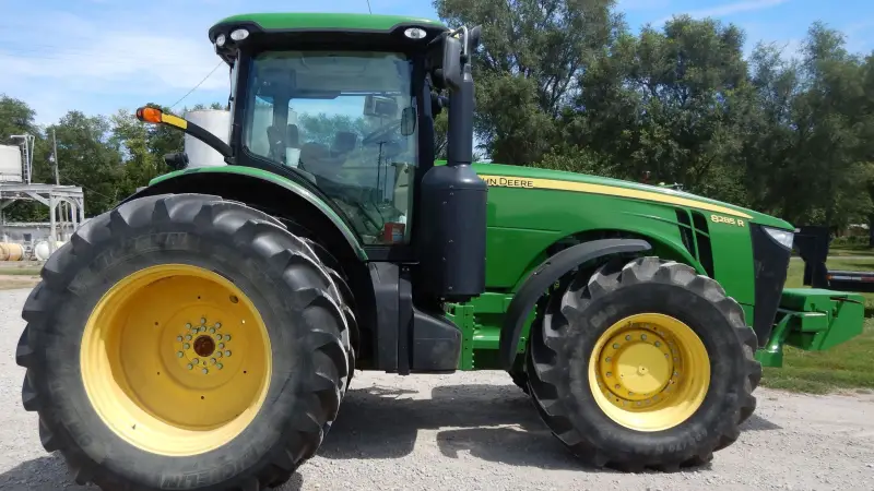 2013 John Deere 8285R photo 4