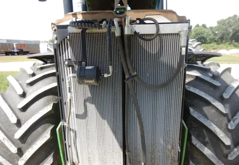 2013 John Deere 8285R photo 35