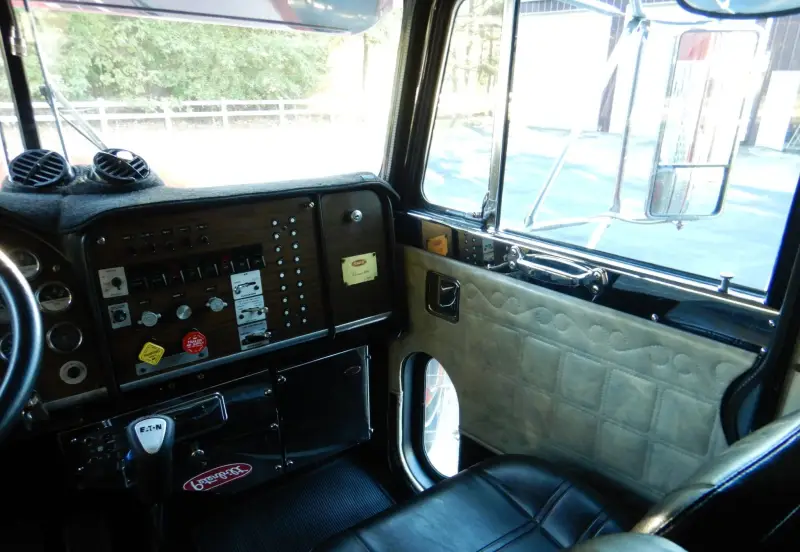1987 Peterbilt 359 Classic photo 25