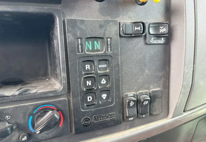 2018 Peterbilt 348 photo 41