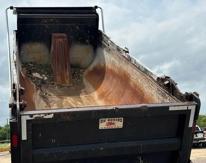 2018 Peterbilt 348 photo 28