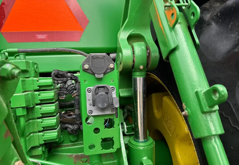 2012 John Deere 8285R photo 21