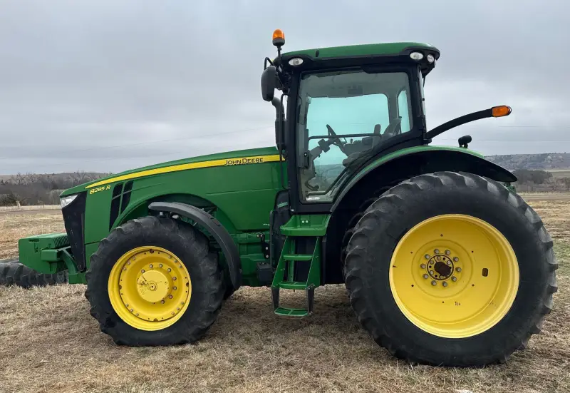 2012 John Deere 8285R photo 8
