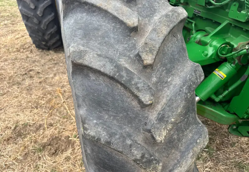 2012 John Deere 8285R photo 46