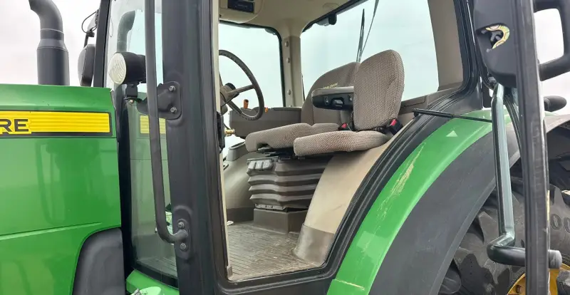 2012 John Deere 8285R photo 22