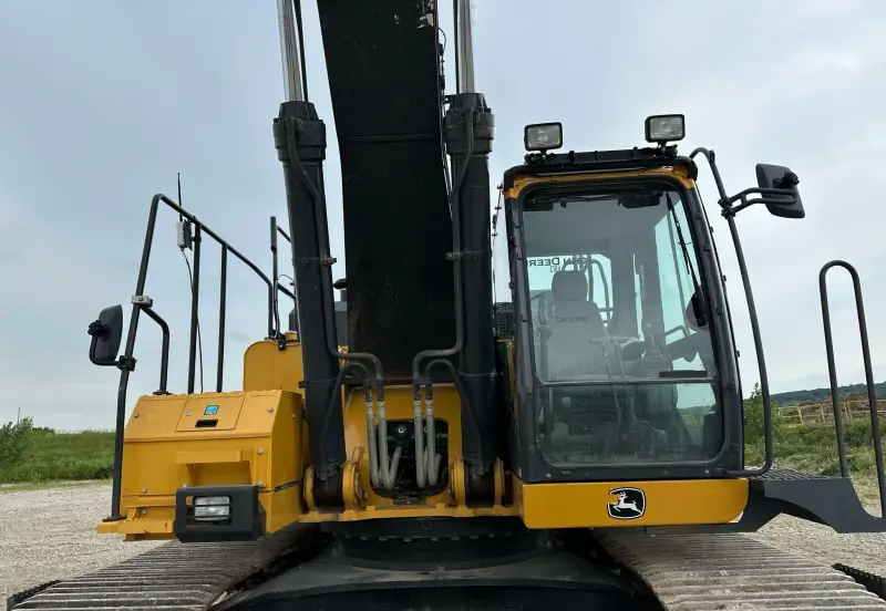 2017 John Deere 470G LC photo 10