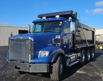 2016 Freightliner Coronado 122SD