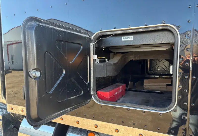 2022 Peterbilt 389 photo 61