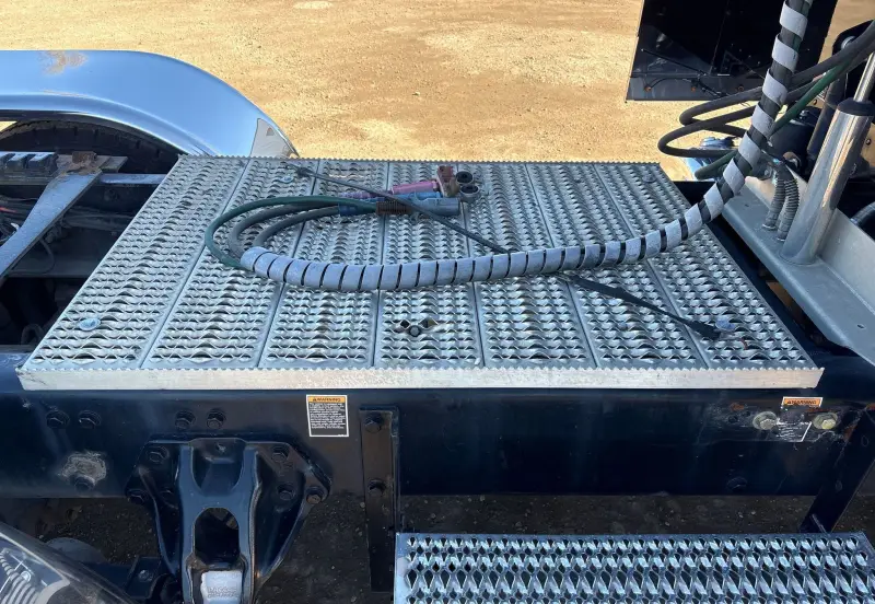 2022 Peterbilt 389 photo 33