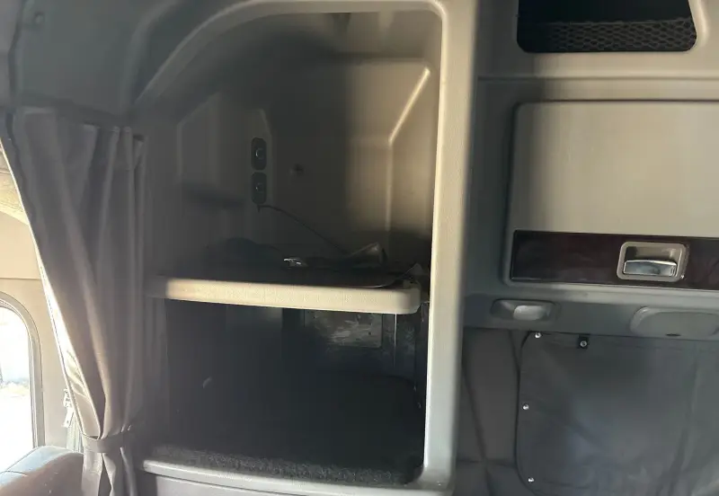 2022 Peterbilt 389 photo 137