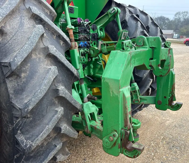 2011 John Deere 8335R photo 27