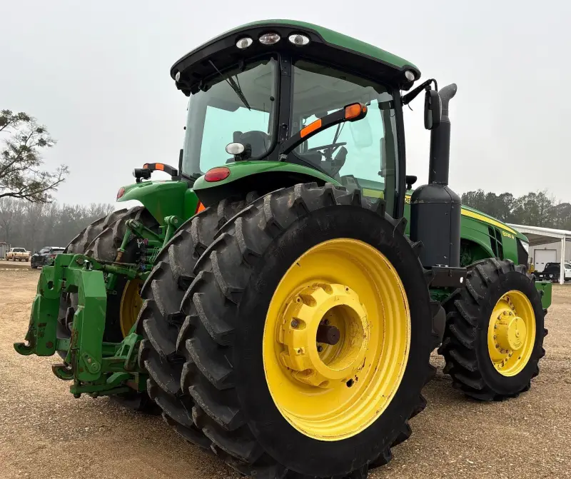 2011 John Deere 8335R photo 5