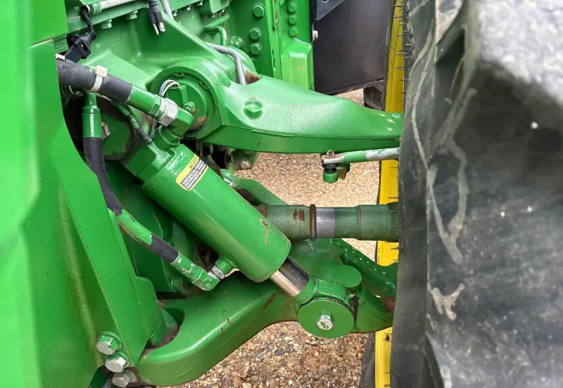2011 John Deere 8335R photo 10