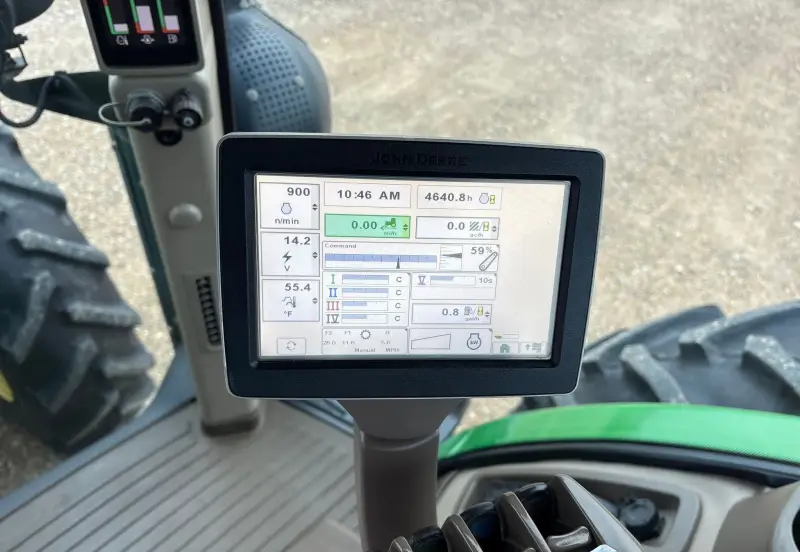 2011 John Deere 8335R photo 44