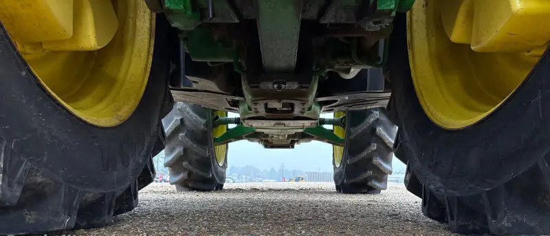 2011 John Deere 8335R photo 30