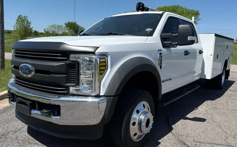2019 Ford F550 Super Duty photo 1