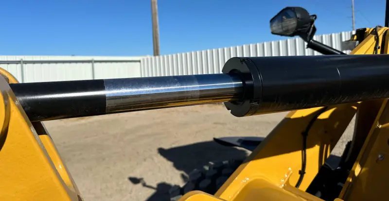 2023 Caterpillar 908 photo 25