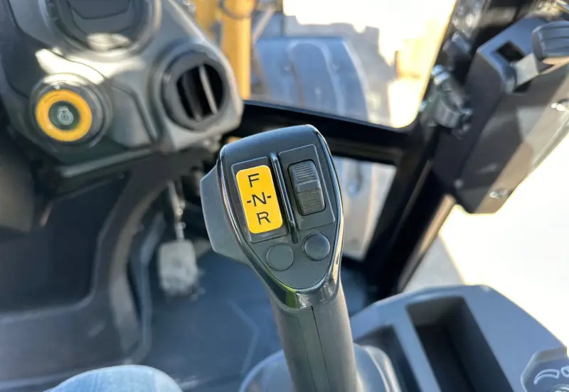 2023 Caterpillar 908 photo 76