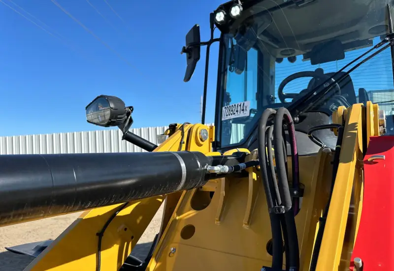 2023 Caterpillar 908 photo 26