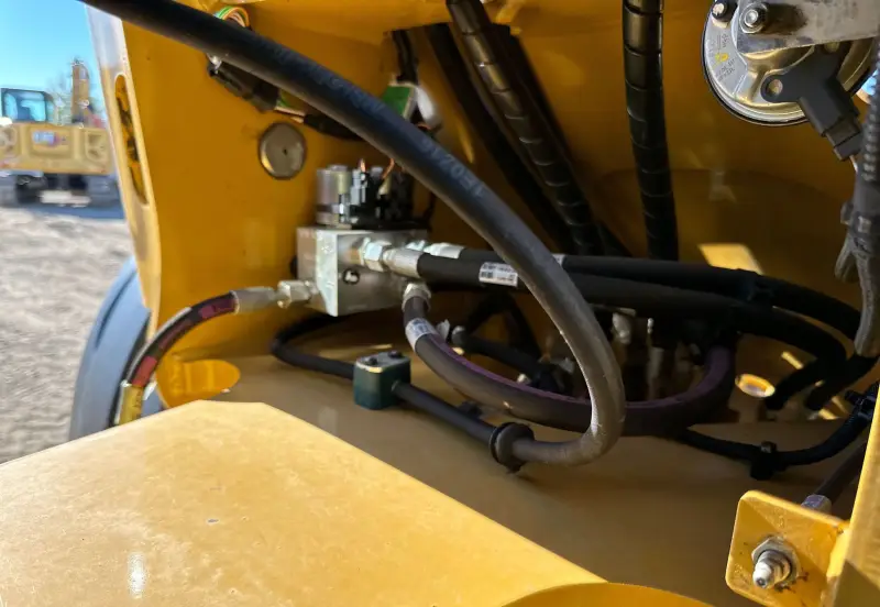 2023 Caterpillar 908 photo 44