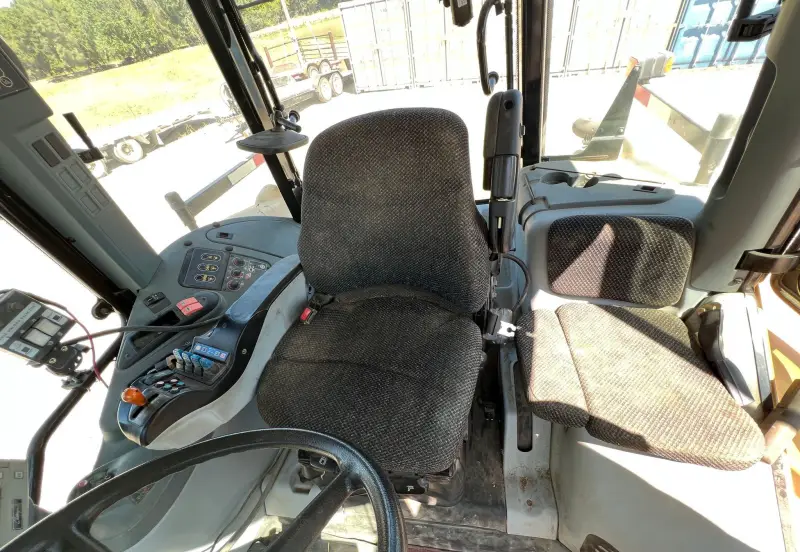 2005 Challenger MT665B photo 17