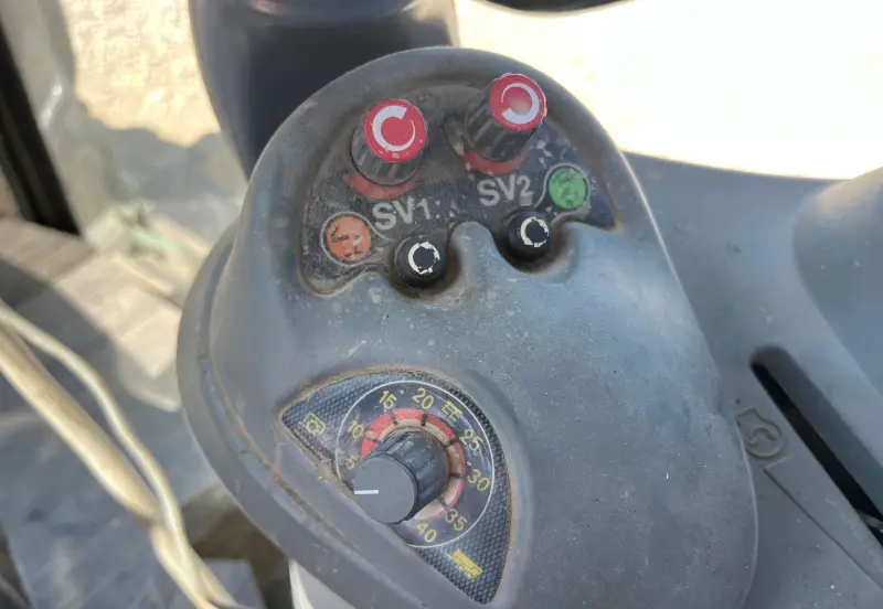 2005 Challenger MT665B photo 22