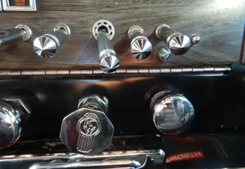 1981 Kenworth W900 photo 23
