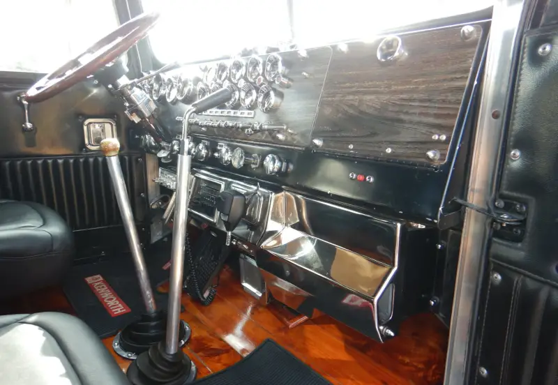 1981 Kenworth W900 photo 36