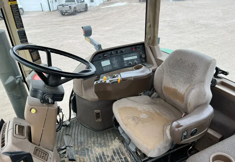 2000 John Deere 8410 photo 24
