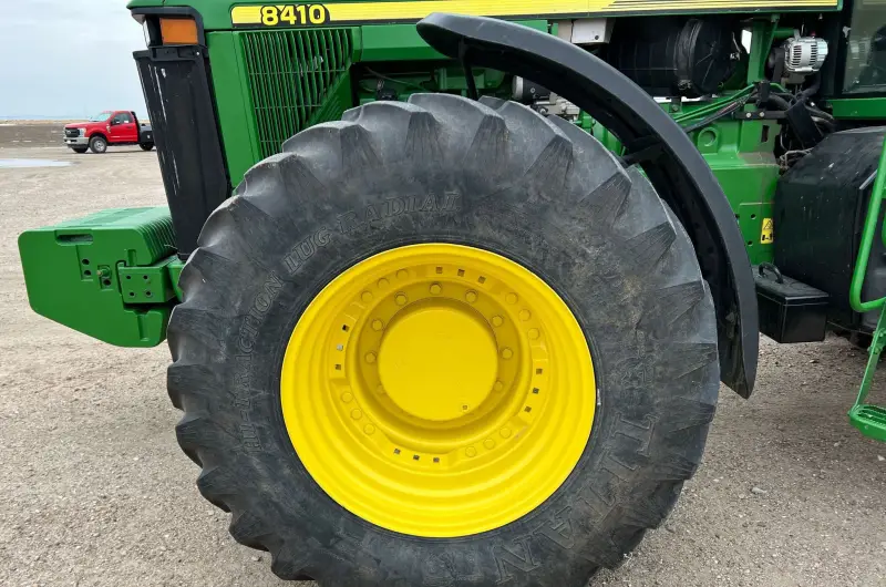 2000 John Deere 8410 photo 38