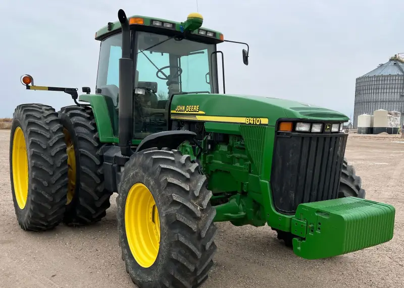 2000 John Deere 8410 photo 3
