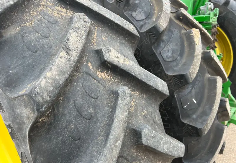 2000 John Deere 8410 photo 45