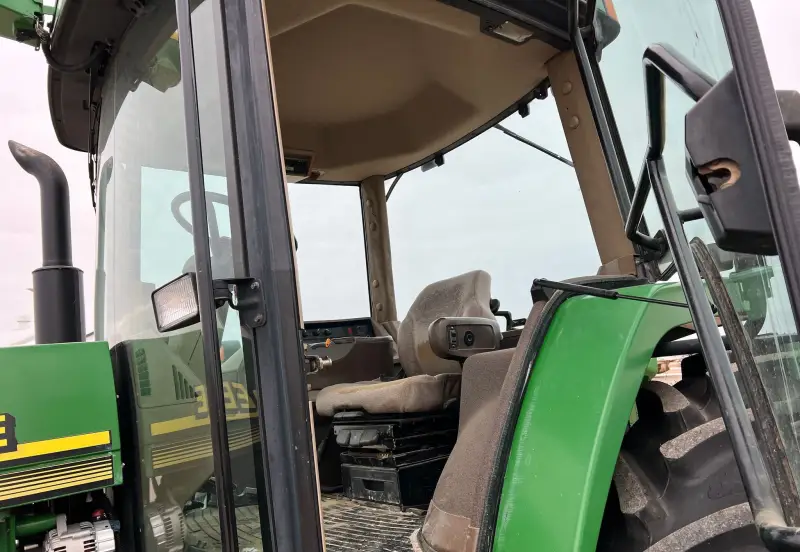 2000 John Deere 8410 photo 22
