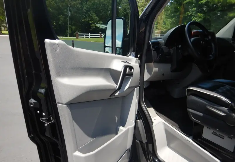 2015 Mercedes Benz Sprinter 3500 photo 12