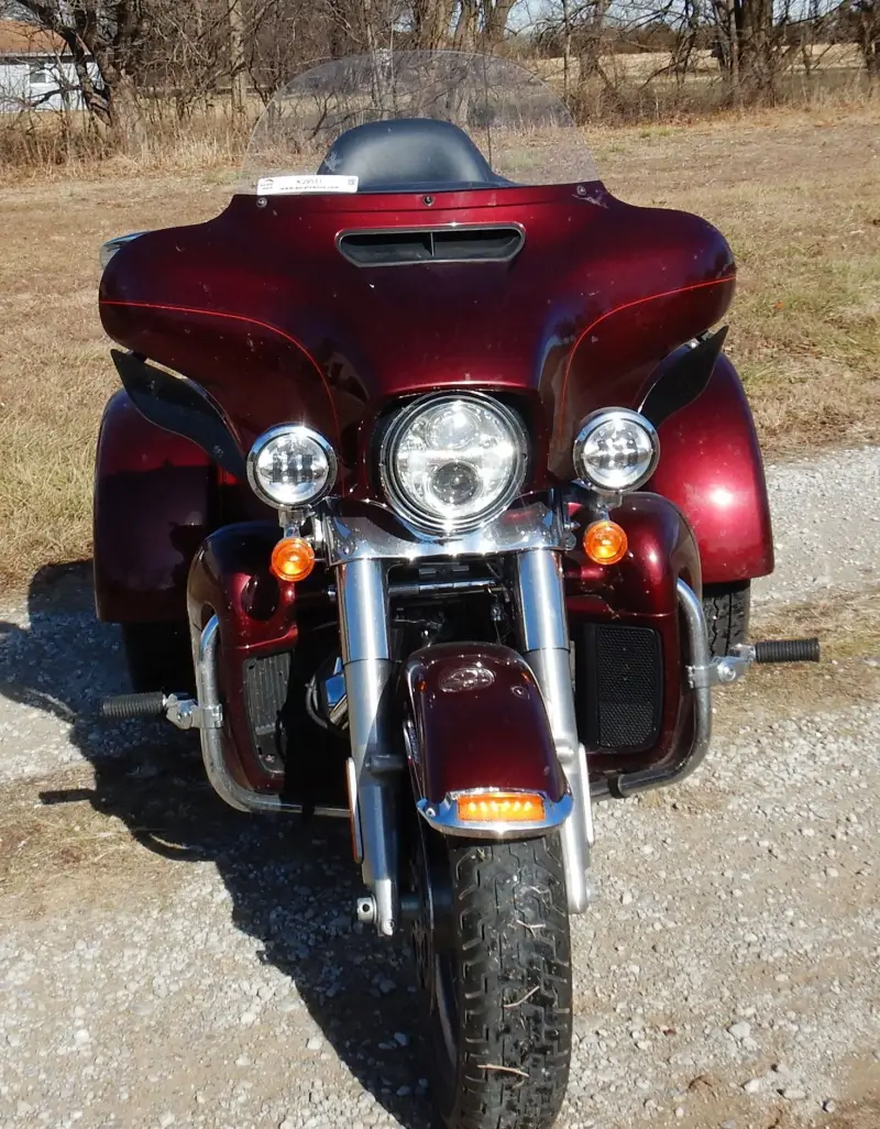 2015 Harley Davidson Tri-Glide Ultra Classic photo 2