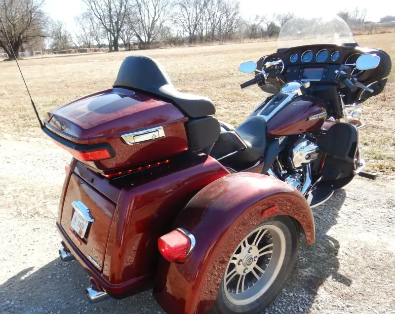 2015 Harley Davidson Tri-Glide Ultra Classic photo 12